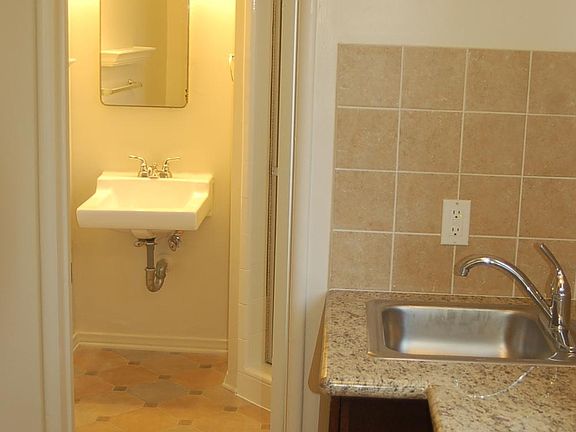 5th image of 1329 Federal Ave Unit A