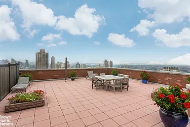 Rented by Brown Harris Stevens