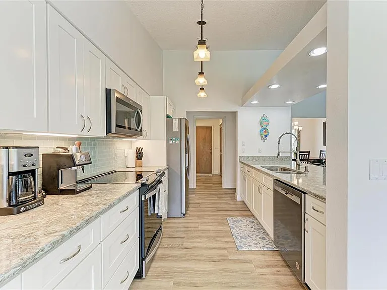 405 Bayside Ln — Photo 23
