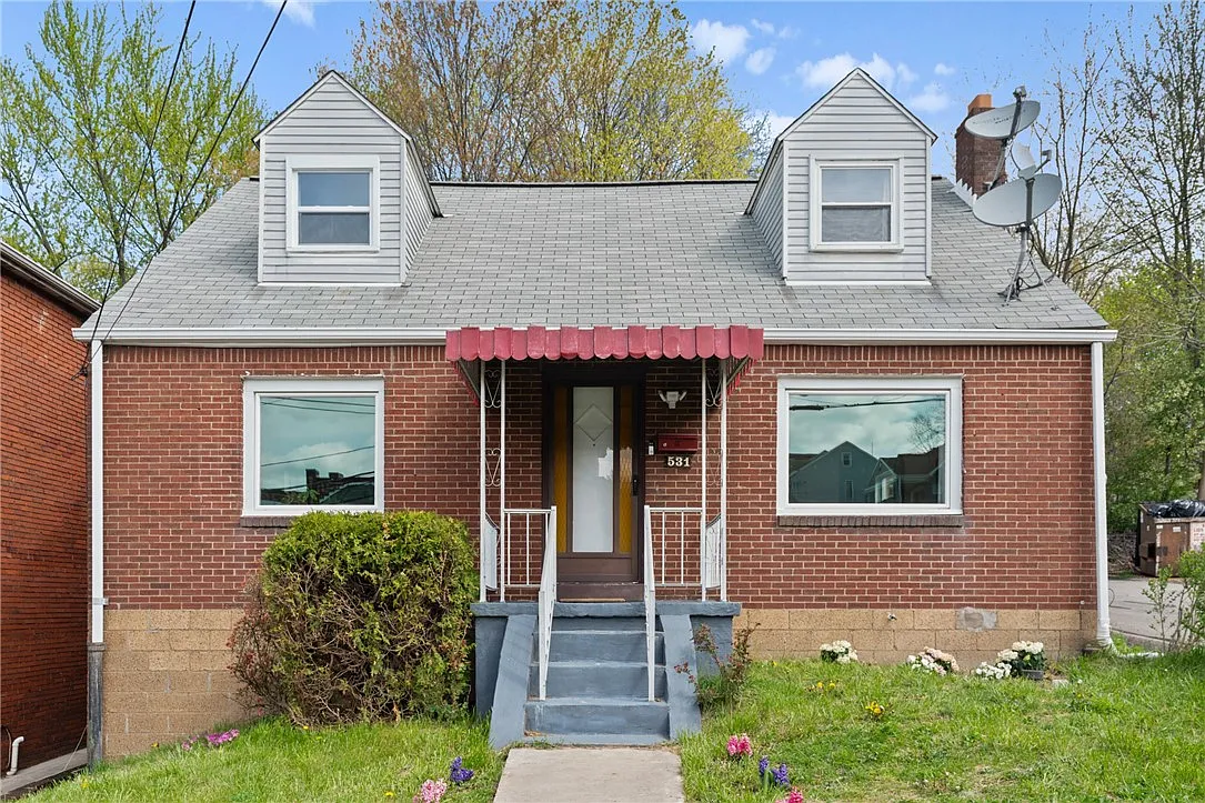 531 Farnsworth St photo 1