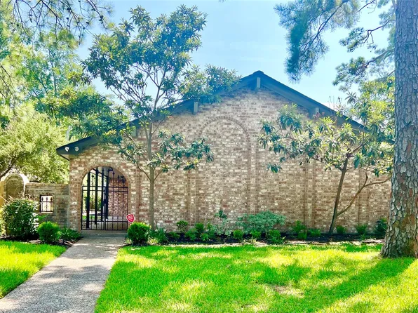 10719 Creektree Dr, Houston, TX 77070