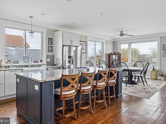 5th image of 38279 Maple Ln