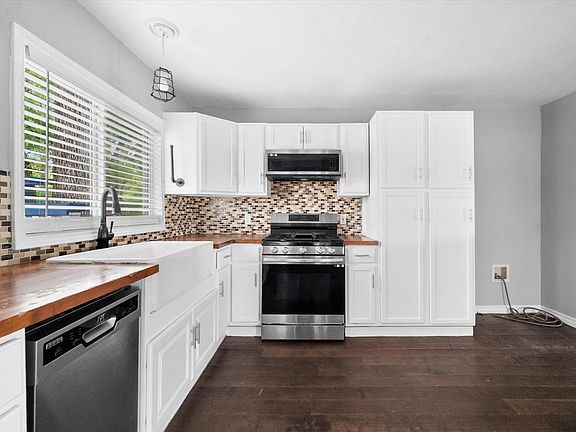 4th image of 2020 Bluebonnet Dr