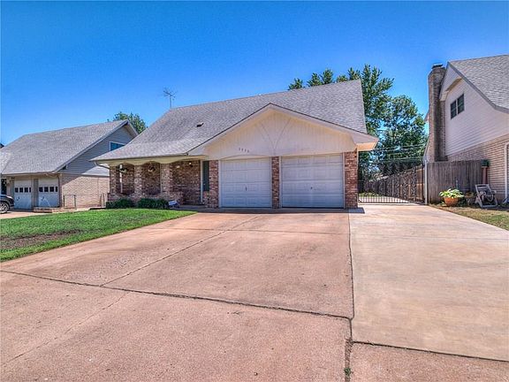 3rd image of 3930 SE 14th Pl