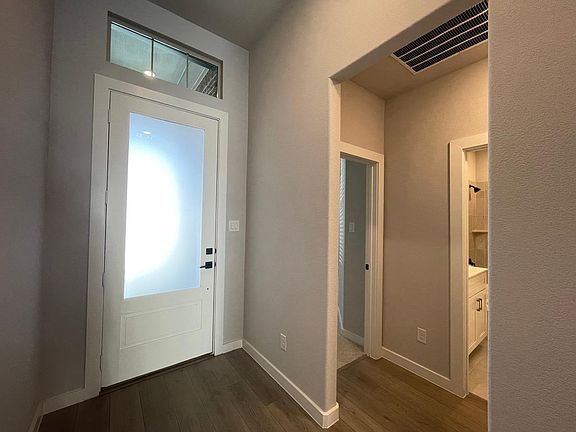 4th image of 4008 Nightingale St