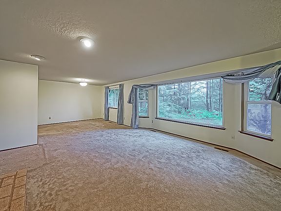 3rd image of 4025 32nd Avenue Ct