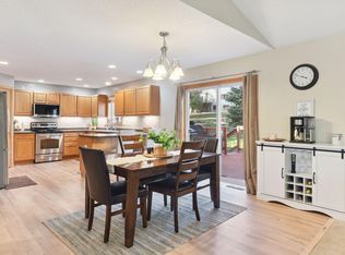 1828 Moccasin Dr, Waconia, MN 55387