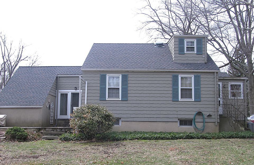 2nd image of 205 Dickson Dr
