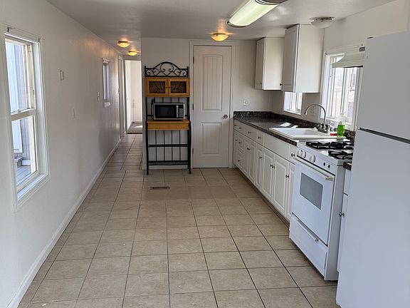 3rd image of 13 Angus Ranch Rd