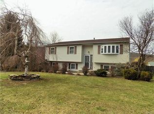 4 Grant Dr, Monroe, NY 10950