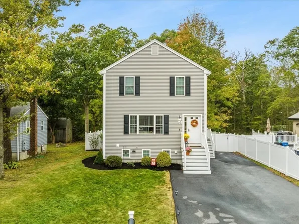 50 Hancock St, Whitman, MA 02382