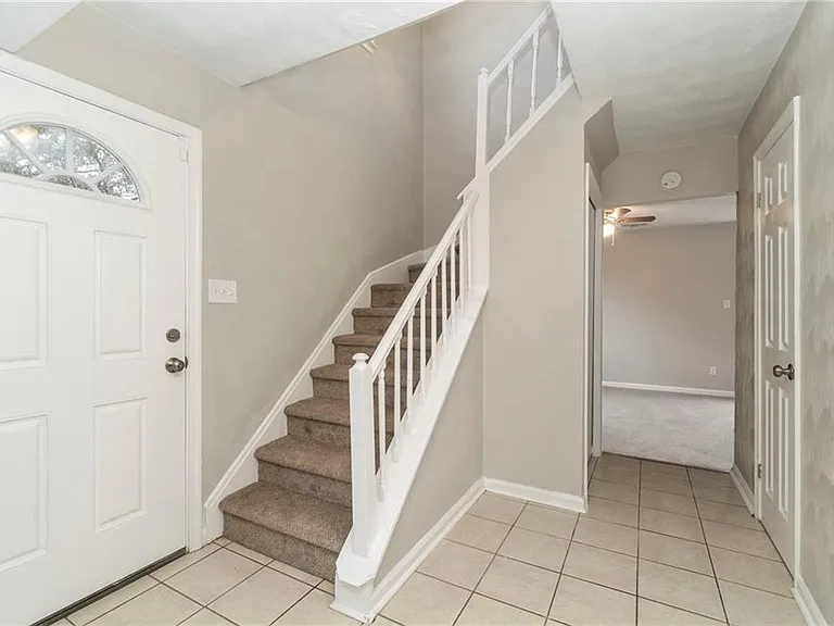 5989 Clear Springs Ct — Photo 6