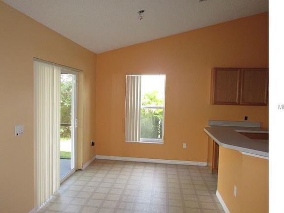 5th image of 2400 Willow Park Ct
