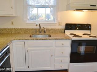 1421 Burnside Dr, Hampstead, MD 21074