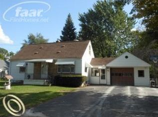 1045 W Decamp St, Flint, MI 48507