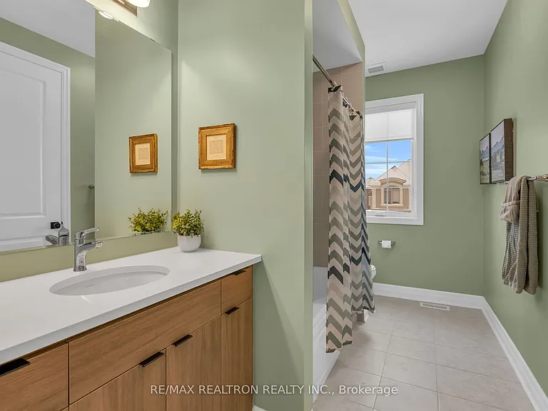 669 Newlove St — Photo 43