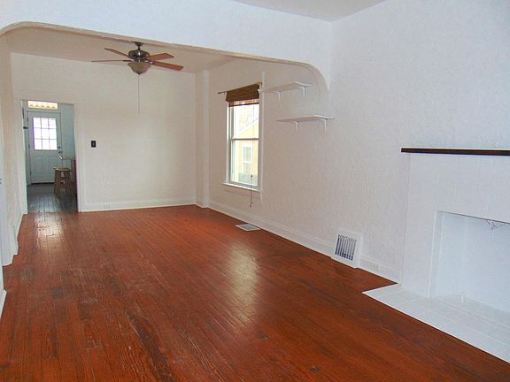4th image of 2537 N Race St