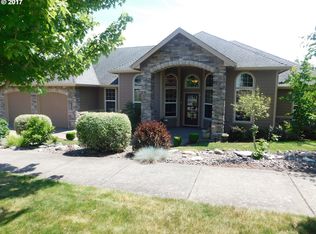 2652 NW Mount Hood Dr, McMinnville, OR