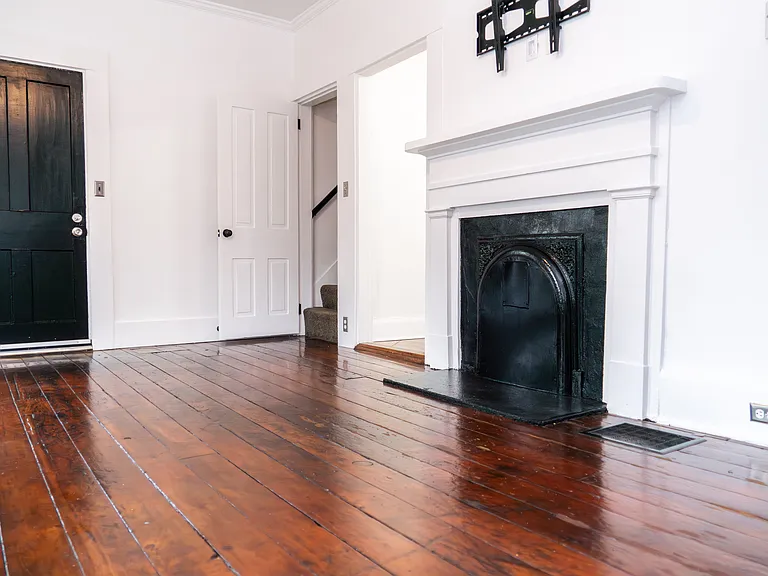 117 E Vine St — Photo 18