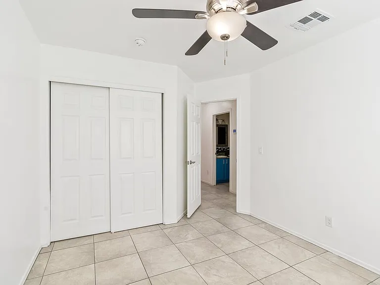 6727 S 5th Ave — Photo 17