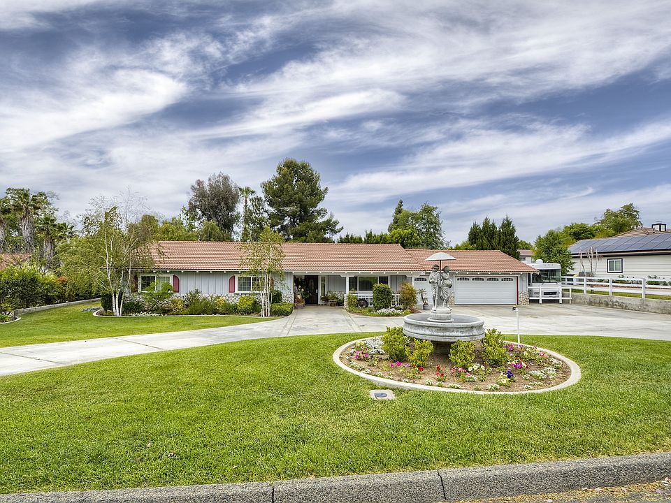 Single level Meadowview home