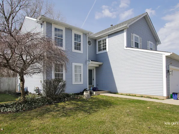 8526 Cedar St, Fox Lake, IL 60020