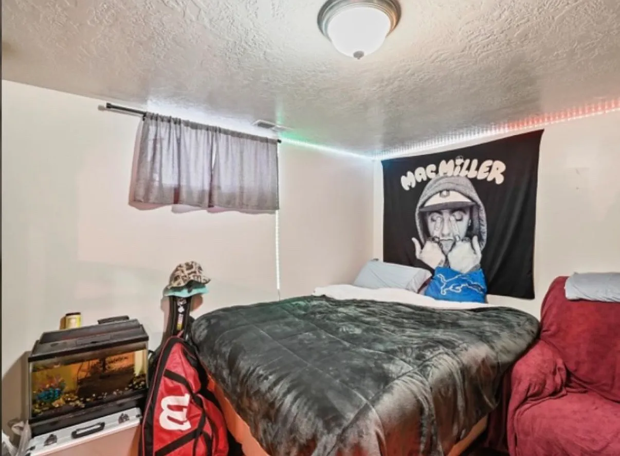 2 bed, 700 sqft, $1,200 — Photo 2
