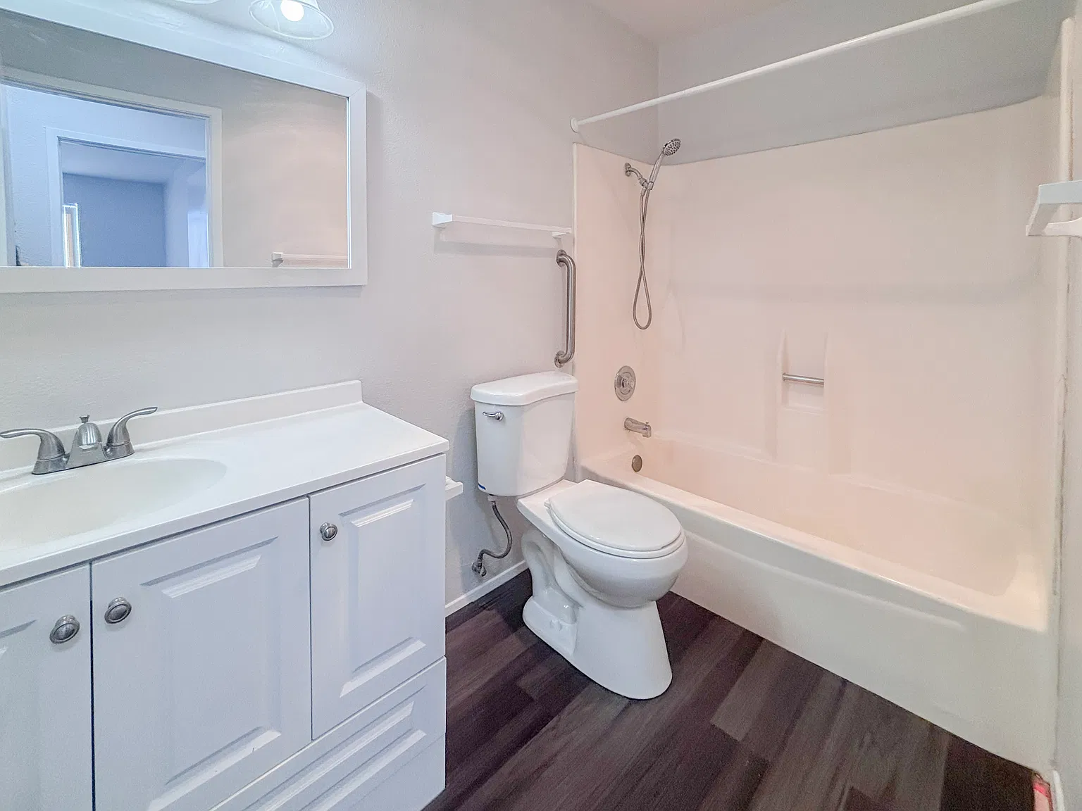 2 bed, 800 sqft, $1,980 — Photo 3