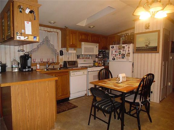 3rd image of 660-32 Beverage Hill Ave