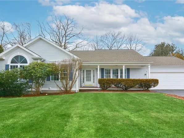 70 Silo Dr, Cumberland, RI 02864