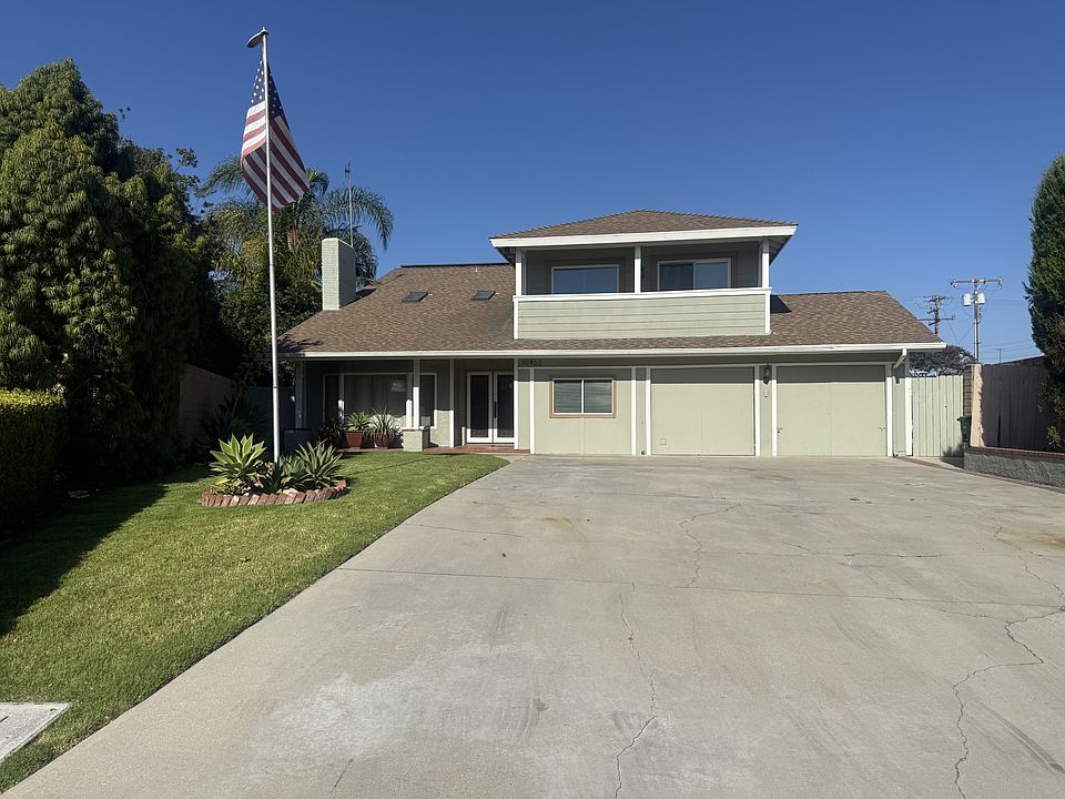 Front of house from street, on cul-de-sac.