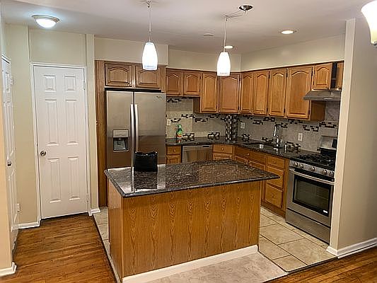 2nd image of 1604 E 94th St #3