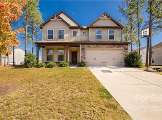 107 Poplin Pl, Lake Wylie, SC 29710