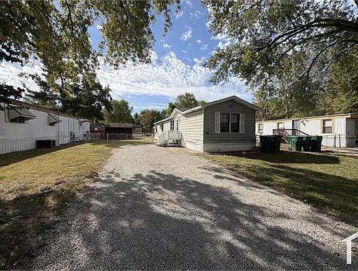 2 bed, $1,300 — Photo 2