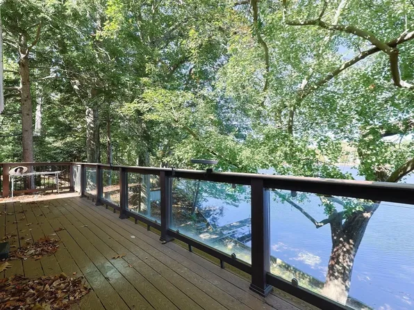 89 Dudley Rd, Wayland, MA 01778