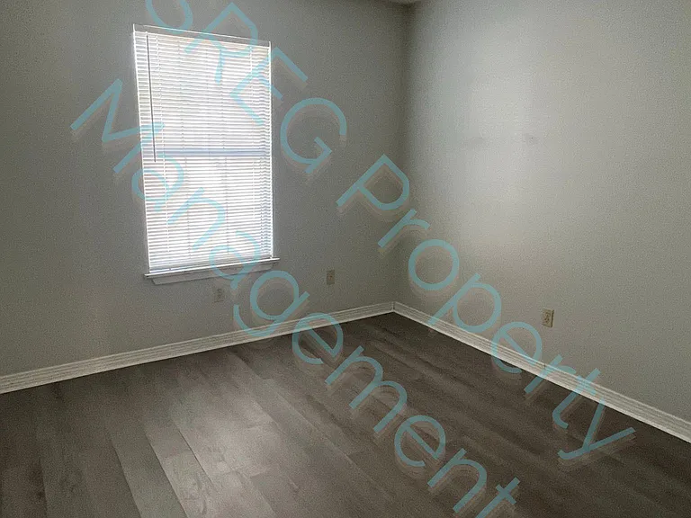 1220 Clifton St #1-D — Photo 3