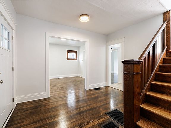 4th image of 150 Leighton Ave