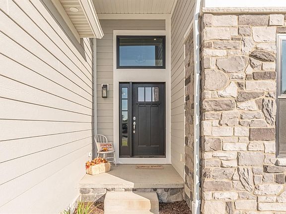 5th image of 48 Gallery Pointe Dr