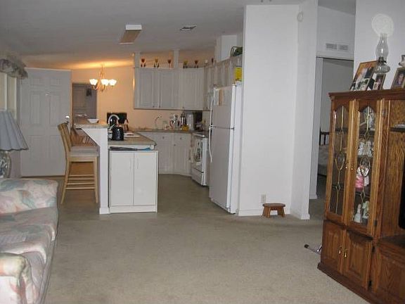 Kitchen/Den