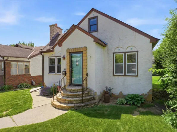 1353 Schletti St, Saint Paul, MN 55117