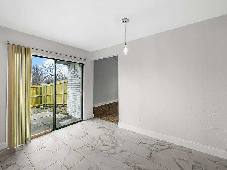 4940 Watkins Dr — Photo 15
