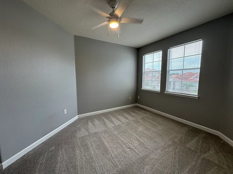 142 Harrington Ct — Photo 33