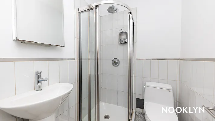 Rented by Nooklyn NYC LLC | media 8