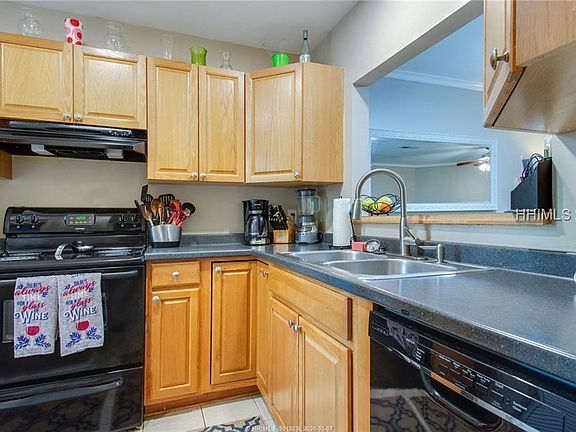 5th image of 96 Mathews Dr APT 46