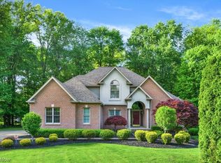5323 Shadow Creek Dr, Youngstown, OH 44512