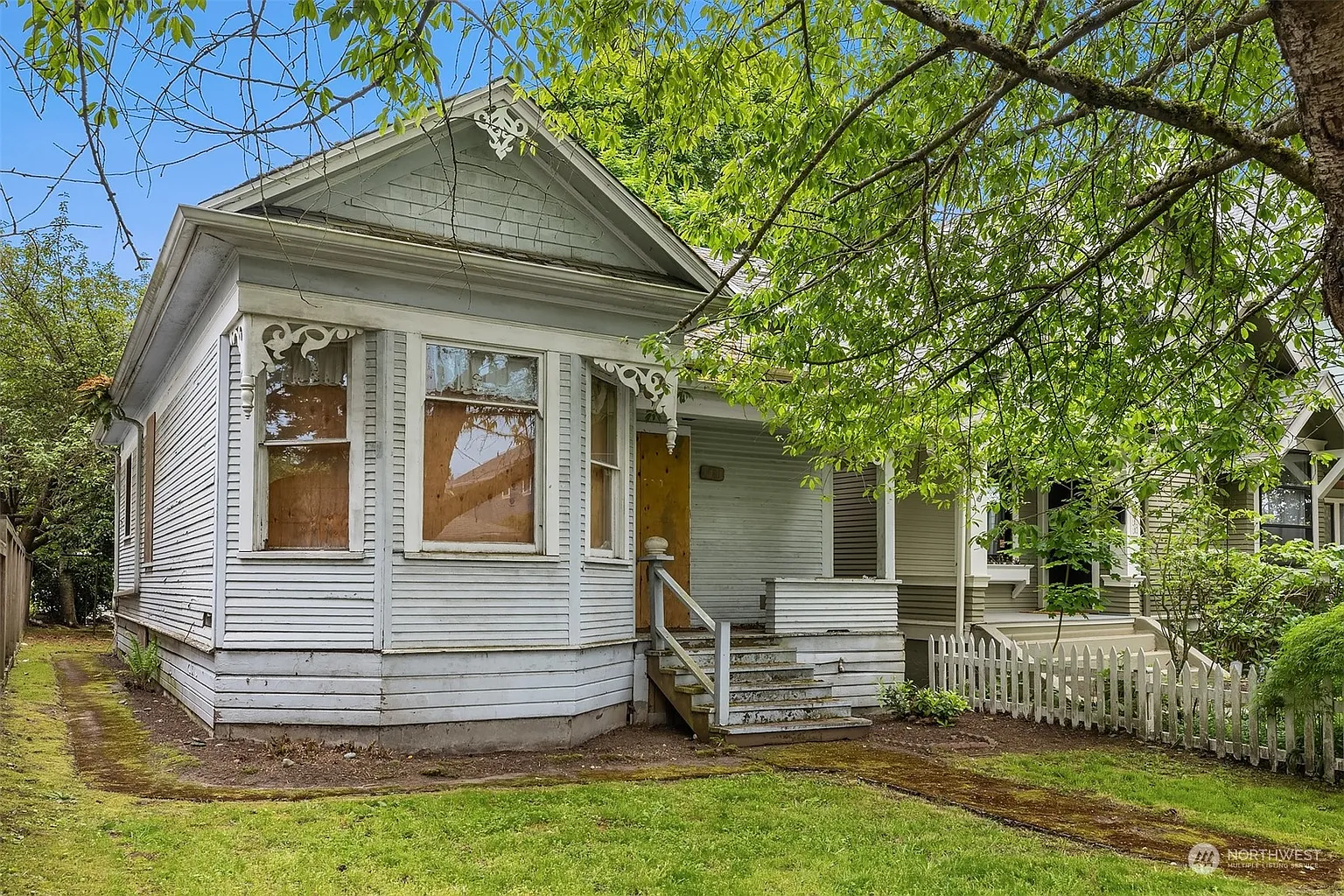 1907 5th Avenue W photo 1