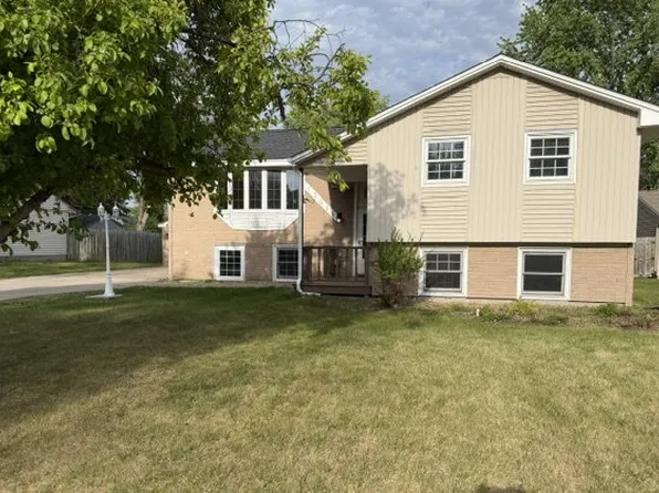 13016 Saratoga Ln N, Champlin, MN 55316