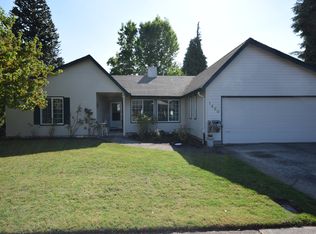1490 N Locust St, Canby, OR 97013