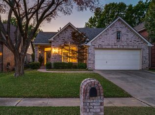 2129 Clubside Dr, Corinth, TX 76210