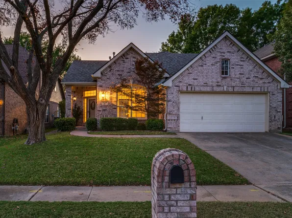 2129 Clubside Dr, Corinth, TX 76210